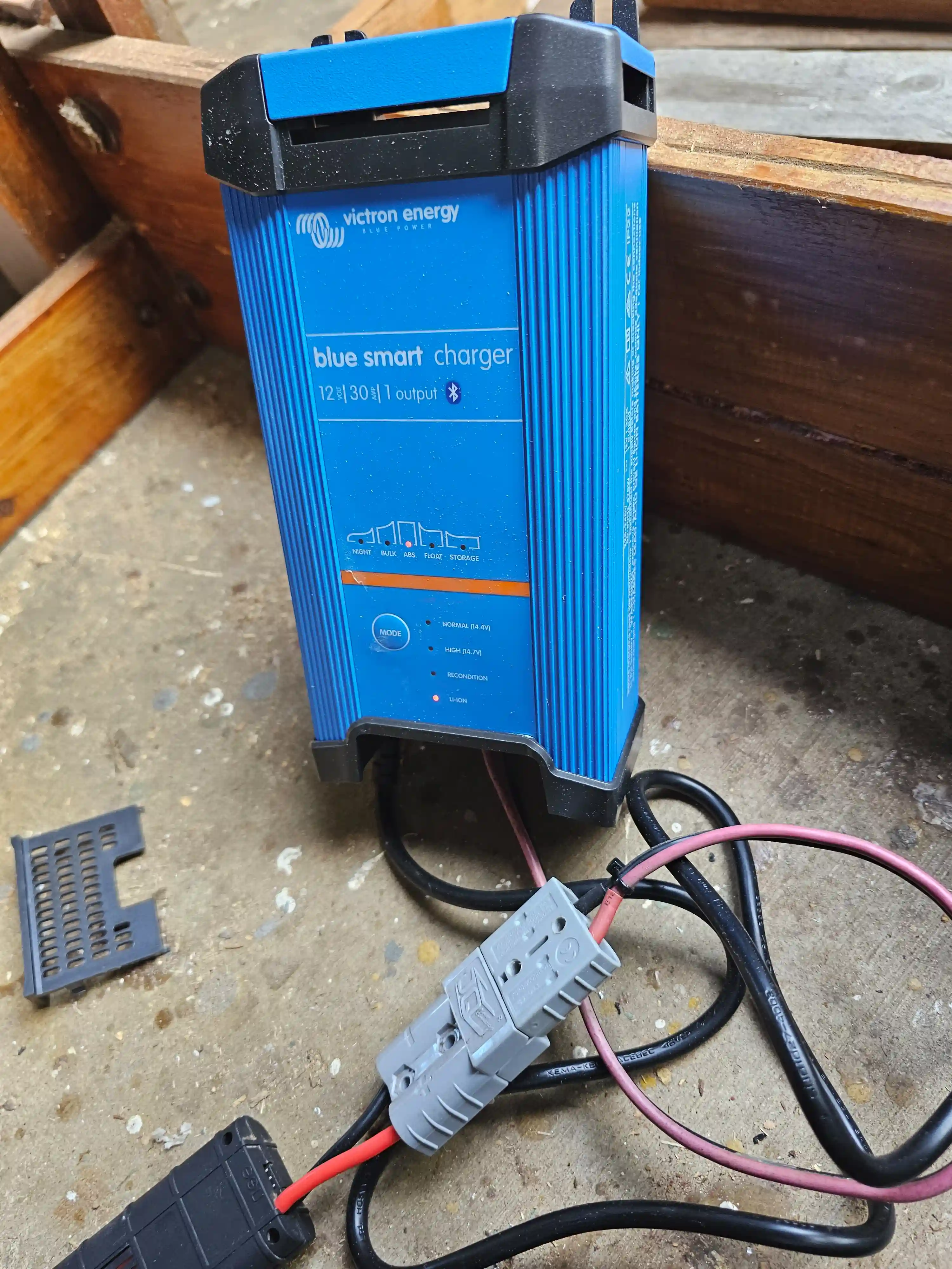 Victron-Charger.webP